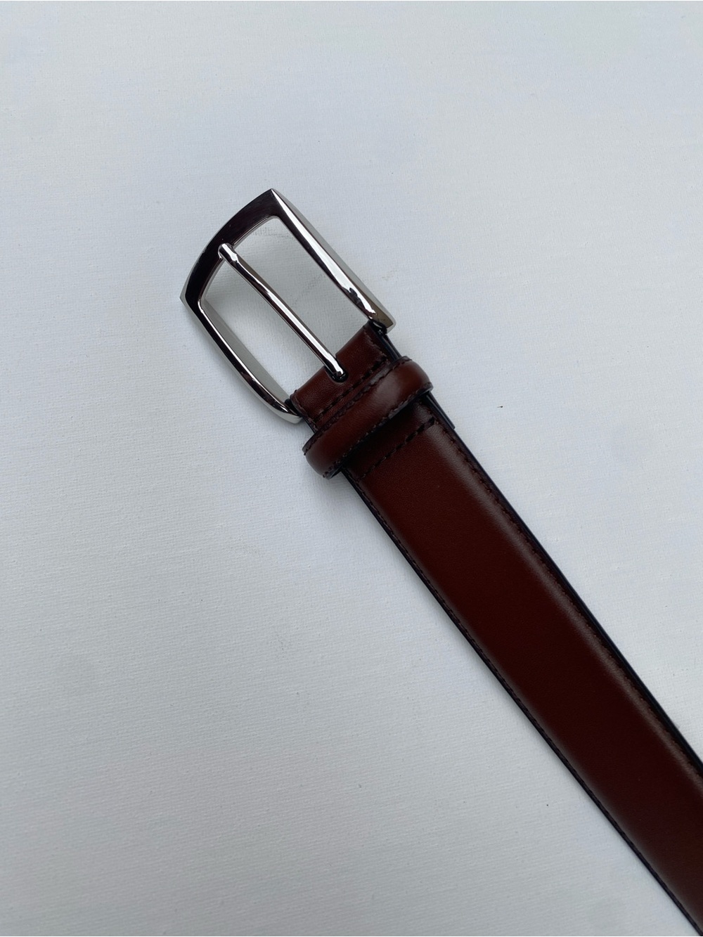 Johnston & Murphy Men's Brown Leather Belt with Polished Silver Buckle